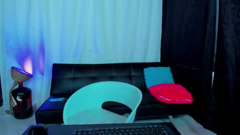 MAX     online show from February 23, 6:45 pm