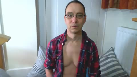 Max Davies online show from March 8, 5:17 pm