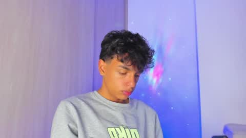 Max  online show from April 27, 1:14 am