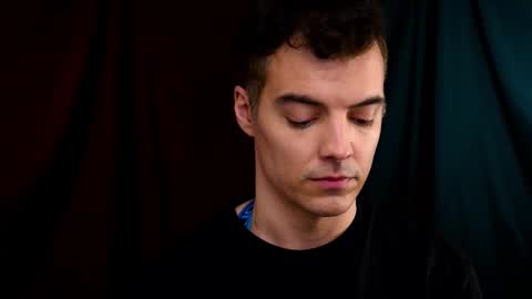 Max Hughes online show from November 15, 5:09 am