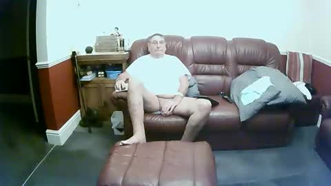 MAX online show from October 13, 10:45 pm