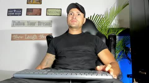 MAXI      online show from April 26, 3:15 am