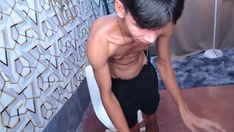 Reyn online show from February 12, 10:14 am