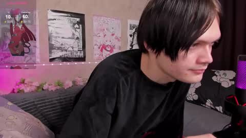 Max online show from March 9, 10:42 am