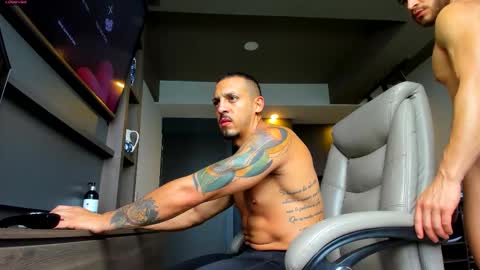 maximo_and_marcelo online show from November 8, 11:57 am