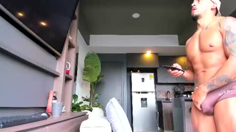 maximo_and_marcelo online show from July 31, 12:06 pm