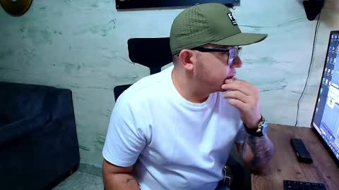  Maximo  online show from April 24, 1:35 pm