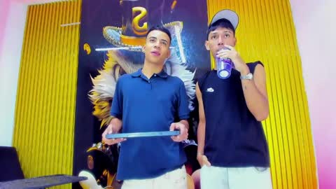 maximo_grayt_ online show from May 9, 12:11 pm