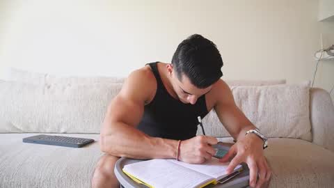 Snapshot of maximohoot chatting on October 9, 5:40 pm Sebastian online show from October 9, 5:40 pm