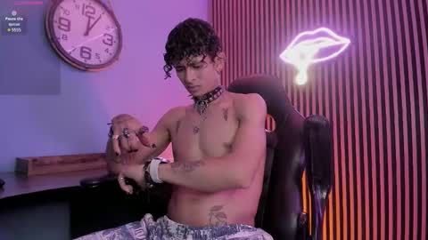 MAXIMO online show from March 12, 5:22 am