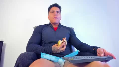 Maximoscott online show from February 12, 11:51 am