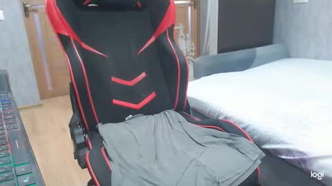 maximus3334 online show from November 25, 9:52 am