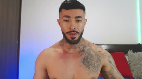 Independent Model online show from April 30, 5:45 am