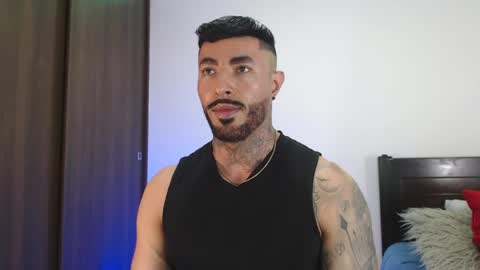 Independent Model online show from April 25, 4:03 am