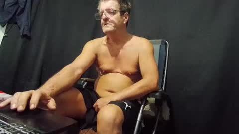 Max online show from January 31, 9:37 pm