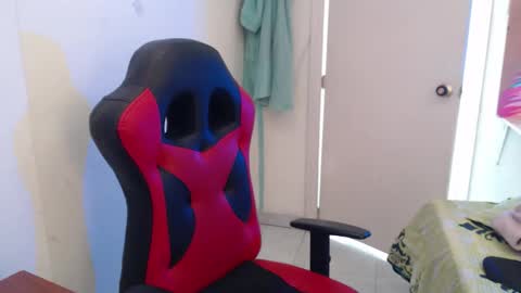 maxinesex_ online show from March 4, 3:42 pm