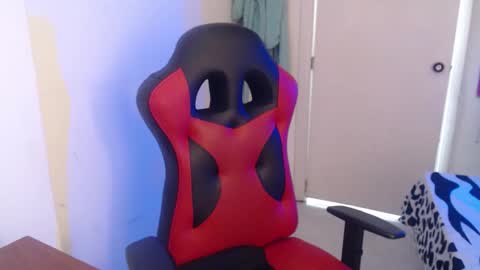 maxinesex_ online show from March 12, 5:16 pm