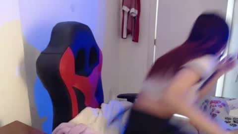 maxinesex_ online show from April 29, 2:55 pm