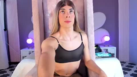 Maxi Rogers online show from July 6, 11:29 am