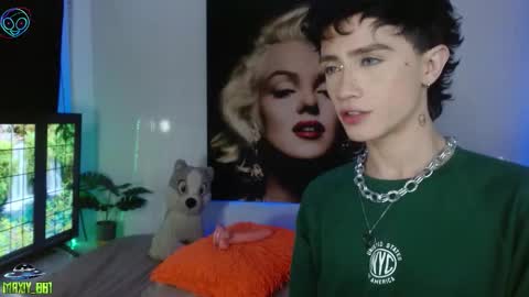 Max online show from November 16, 5:31 am