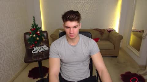 MaxKaiden online show from December 19, 6:20 am