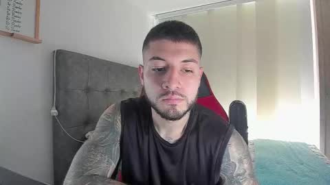 maxvibe_ online show from November 10, 5:59 pm