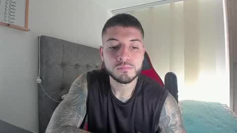 maxvibe_ online show from November 5, 7:05 pm