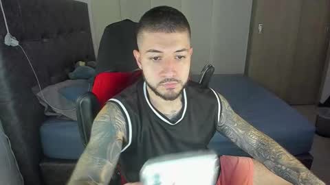 Snapshot of maxvibe_ chatting on October 19, 11:31 pm maxvibe_ online show from October 19, 11:31 pm