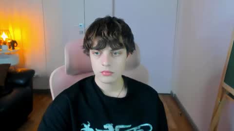 Max online show from March 10, 2:38 am