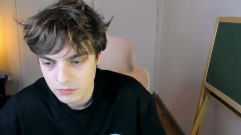 Max online show from March 5, 6:28 pm