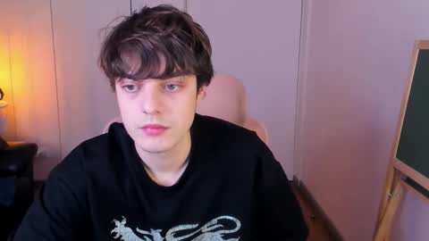 Max online show from March 7, 6:41 pm