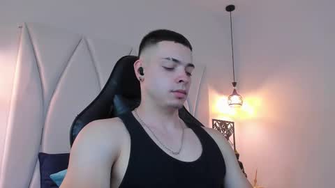 MAX online show from February 26, 10:04 pm