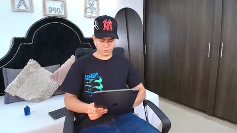 Maxxi online show from September 17, 1:31 am