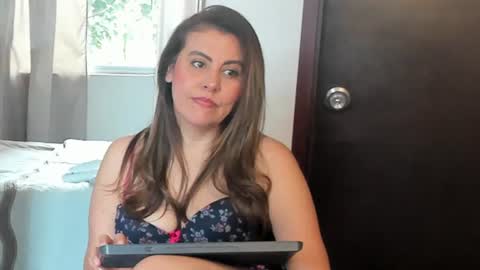 Victoria online show from July 2, 3:39 pm