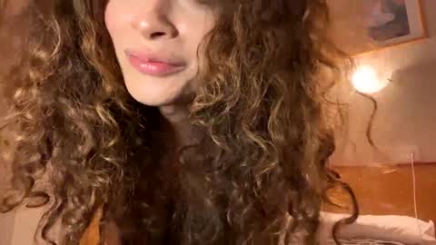 Snapshot of maya632713 chatting on December 17, 9:38 pm Maya transgirl online show from December 17, 9:38 pm
