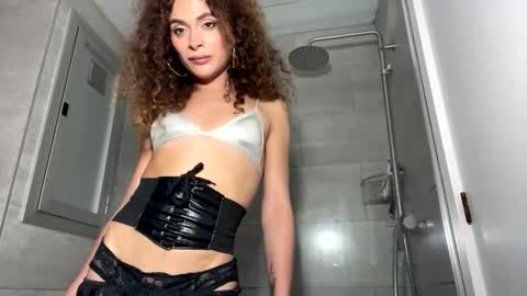 Snapshot of maya632713 chatting on October 16, 7:35 pm Maya transgirl online show from October 16, 7:35 pm