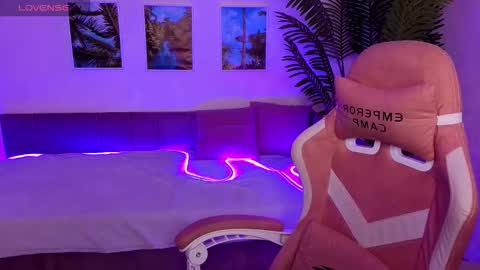 Maya online show from October 16, 2:11 am