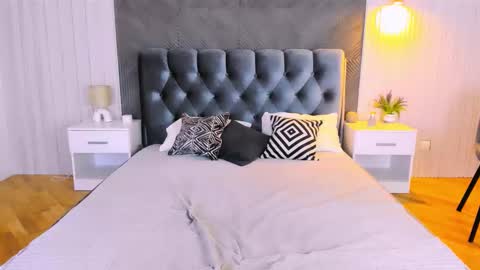 Maya online show from September 14, 4:52 pm