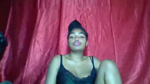 Snapshot of mayajadorelie chatting on October 21, 11:04 am charlesia online show from October 21, 11:04 am