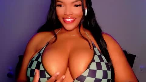 MayBabi online show from May 17, 11:19 am