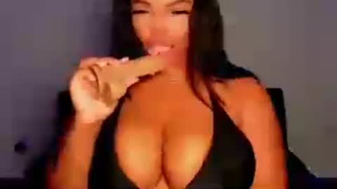 MayBabi online show from June 18, 9:53 pm