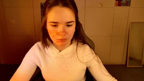 maybloom_ online show from February 16, 6:11 am