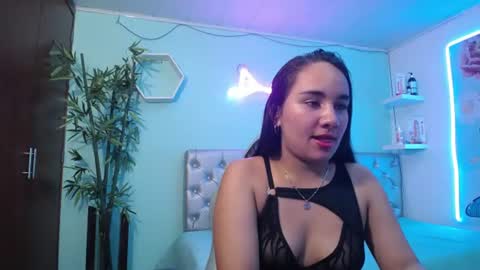 Maylin  online show from July 11, 3:11 am
