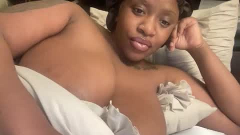 mayluvsu online show from March 18, 5:35 am