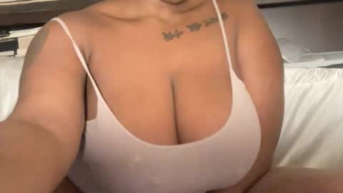 mayluvsu online show from February 20, 4:34 am