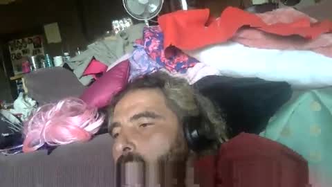 Snapshot of mazl0w chatting on January 30, 8:32 am mazl0w online show from January 30, 8:32 am