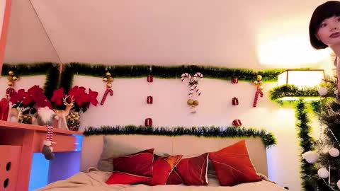 MEDEA  online show from December 2, 7:18 am