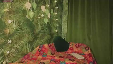 meeeewmeeeeow online show from November 28, 9:44 pm