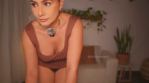 Andrea  online show from July 9, 4:00 pm