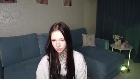 mefwhOre online show from December 4, 3:11 pm